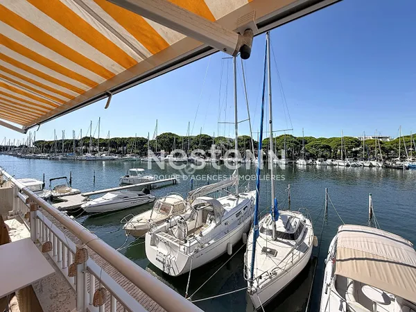 Très belle rénovation pour cette Marina de 30.52 m2 environ