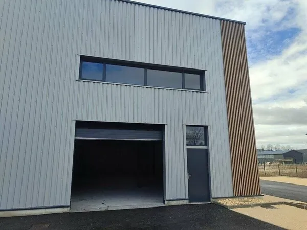 Local d'activité 200 m²