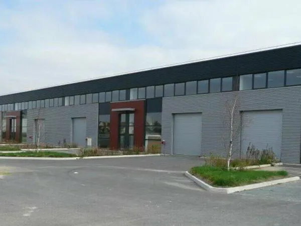 Local d'activité 679 m²