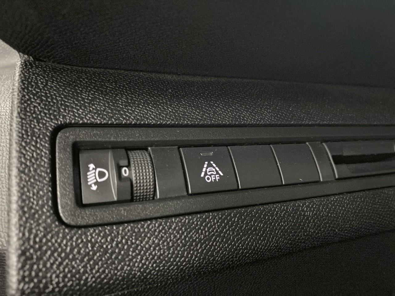 Peugeot 3008 bluehdi 130ch s&s eat8 active pack — photo 18