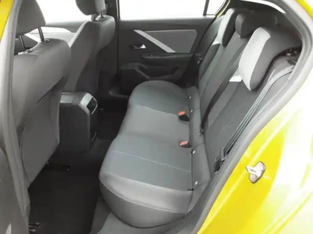 Opel Astra 1.2 turbo 110 ch bvm6 — photo 32