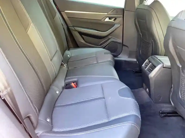 Peugeot 508 hybrid 225 e-eat8 — photo 14