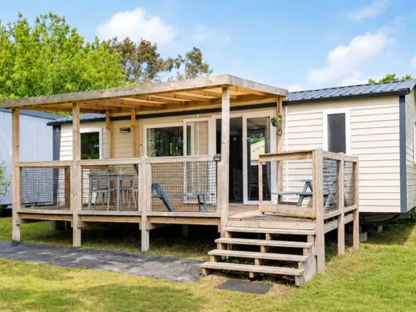Mobile home 2022 3 ch + pergola sur terrasse fermée