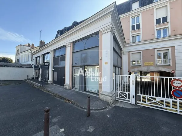 Local commercial 130 m²