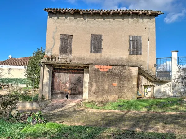 GENAY (69) - Grange de 140 m² - 4 pièces - 434 m² de terrain - Fort potentiel
