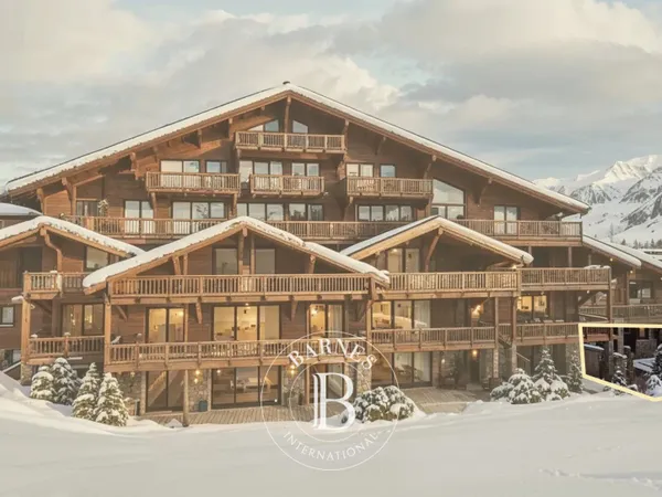 Meribel La Tarentaise 104 — Premier étage- skis aux pieds avec vastes terrasses plein sud