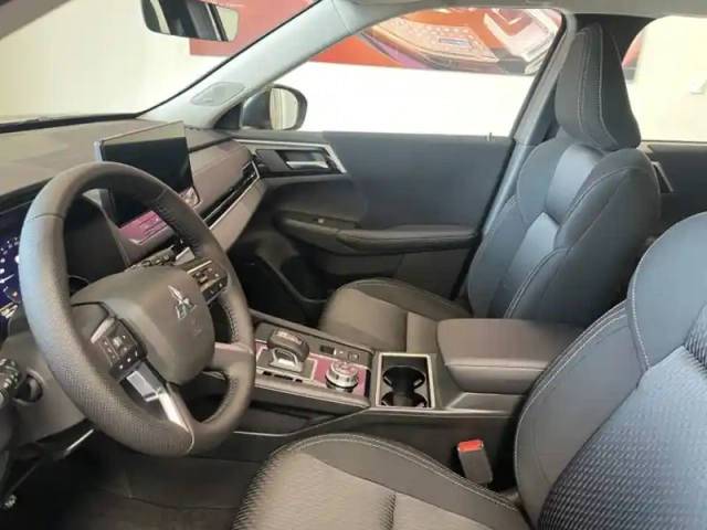 Mitsubishi Outlander 2.4 phev invite auto 4wd — photo 16