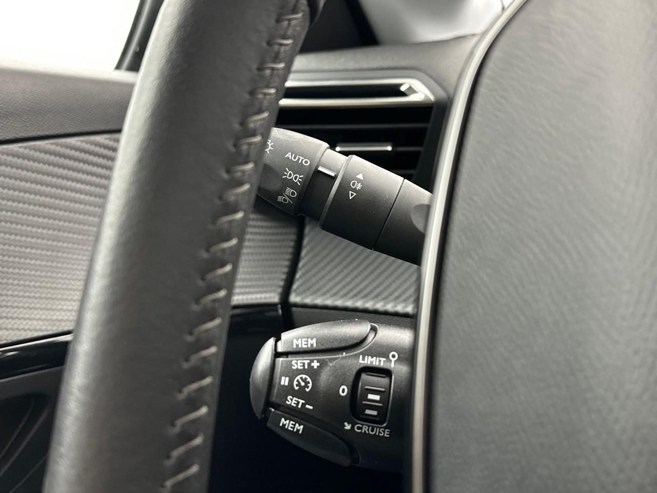 Peugeot 208 puretech 100 s&s bvm6 allure — photo 19