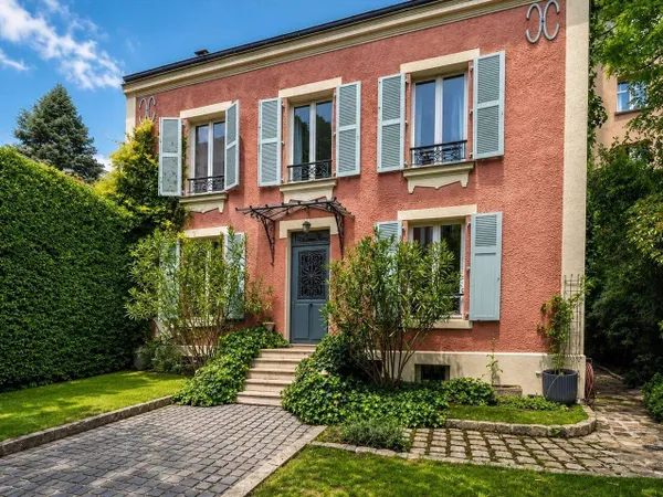 Maison 7 pièces 265 m²