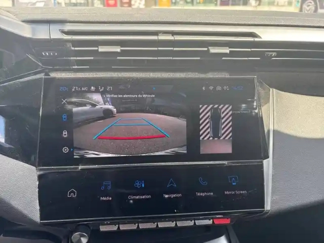 Peugeot 308 phev 180 e-eat8 — photo 20