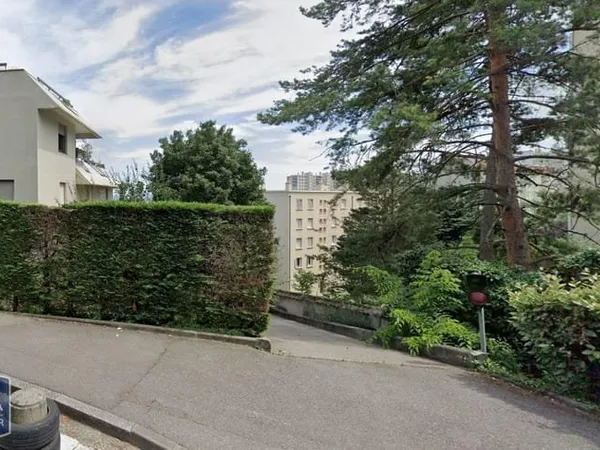 Stationnement Location La Mulatière   100€