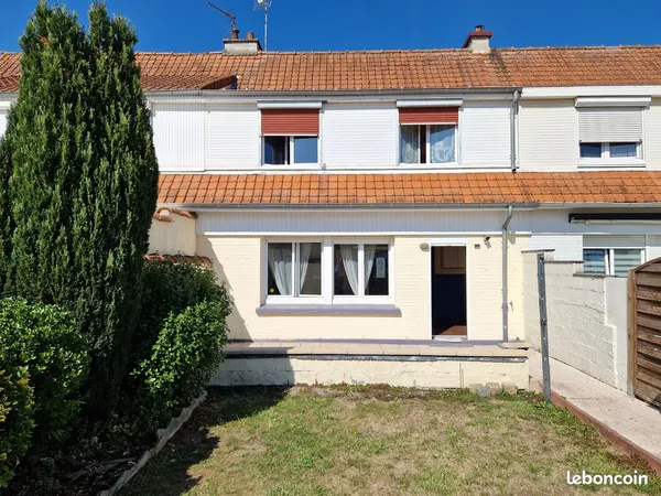 Une maison mitoyenne de 78,9 m²