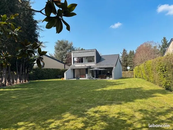 Maison moderne 7 pièces 163 m2