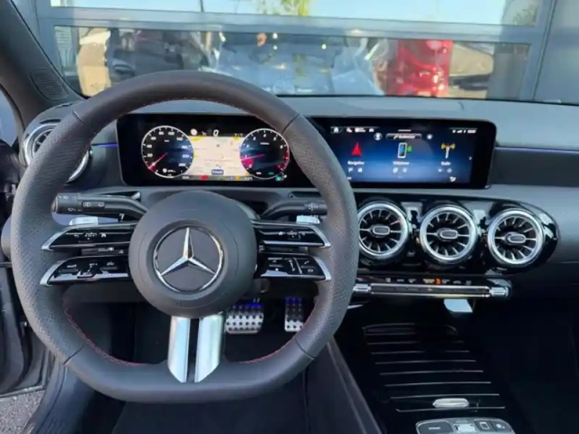 Mercedes Classe A 200 amg line — photo 36