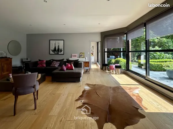 Maison 9 pièces 255 m²