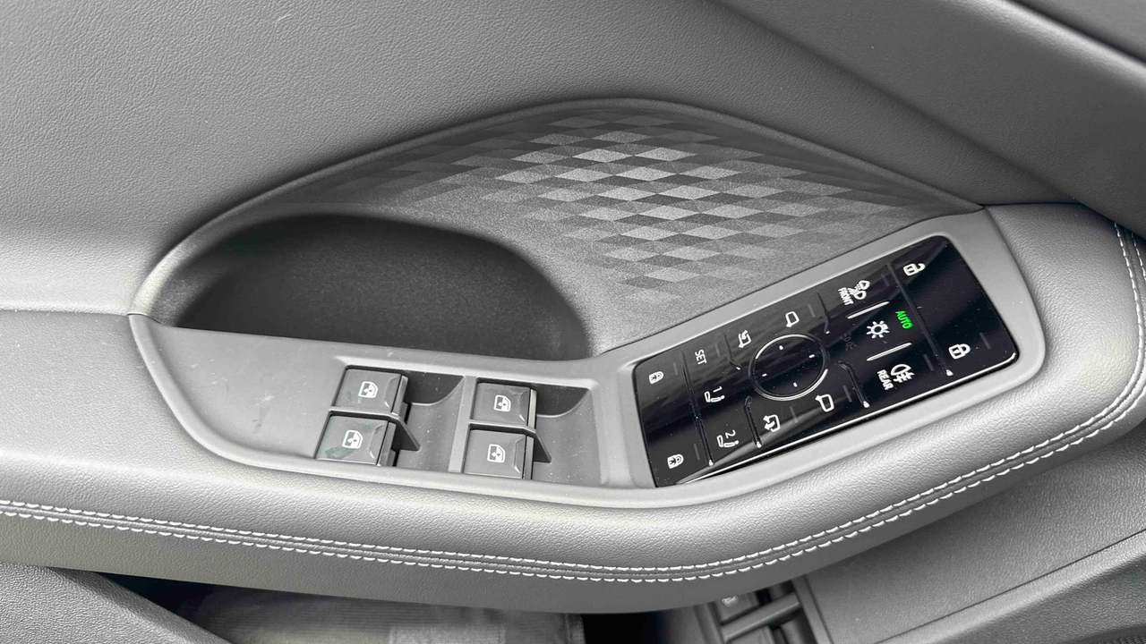 Audi A5 Avant e-hybrid 299 ch S tronic 7 Quattro — photo 24