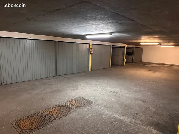 Grand box fermé de 20,65 m² — Bois-Colombes