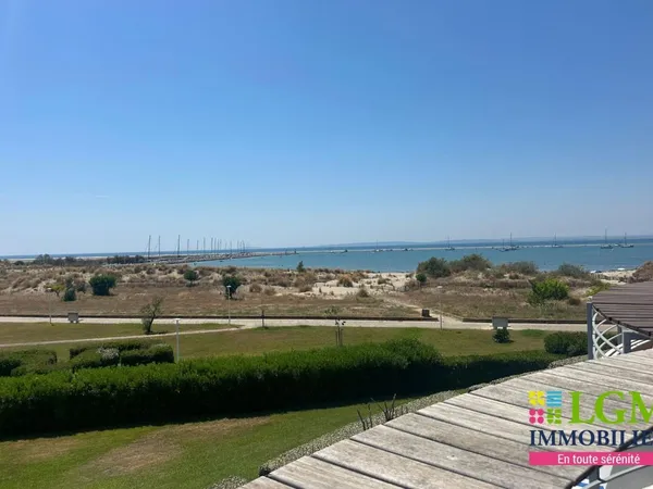 PORT-CAMARGUE - APPARTEMENT FACE À LA MER