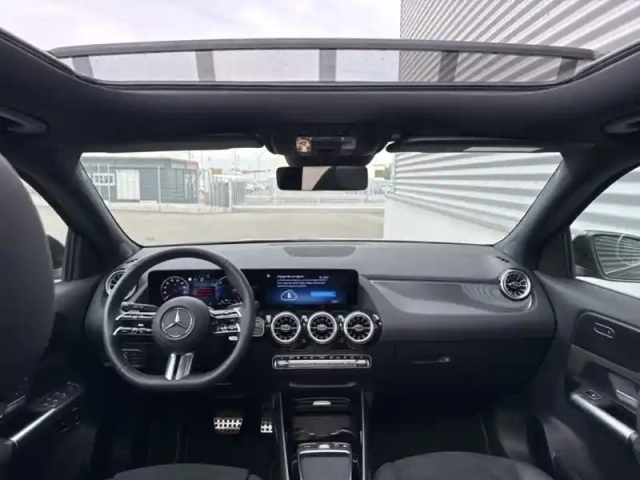 Mercedes Gla 250 e hybrid eq amg line — photo 11