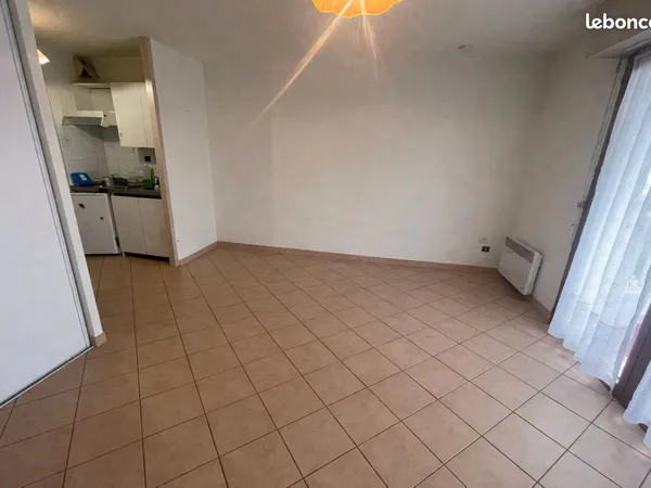 Studio 1 pièce 26 m²