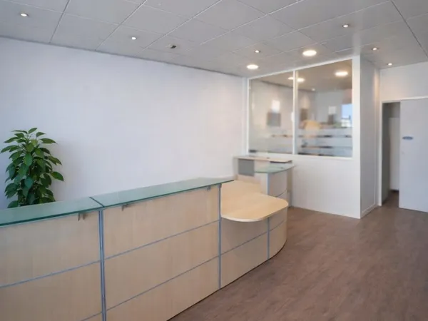 AURAY - Local commercial de 81 m² environ