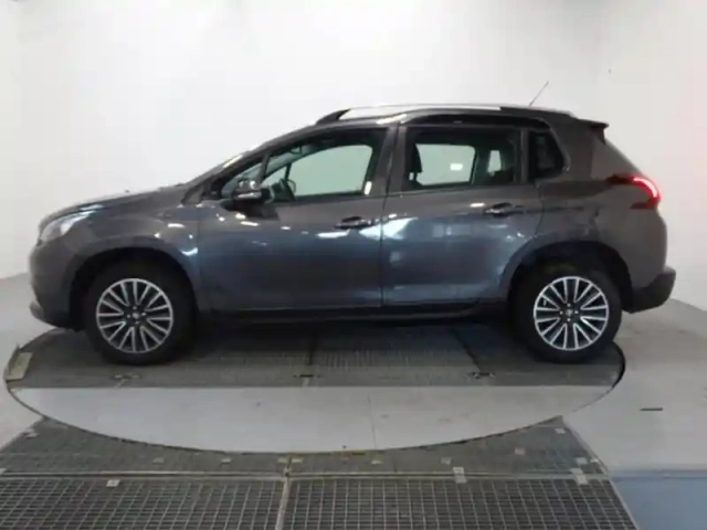 Peugeot 2008 1.2 puretech 110ch allure s&amp;s — photo 3