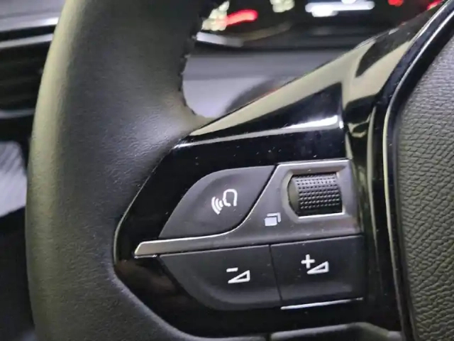 Peugeot 2008 100 s&amp;s bvm6 — photo 18