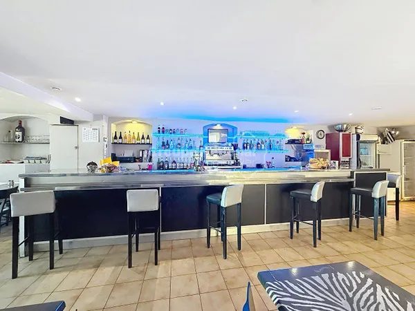 Fonds de commerce 120 m²