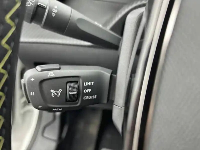 Peugeot 208 electrique 50 kwh 136ch — photo 21