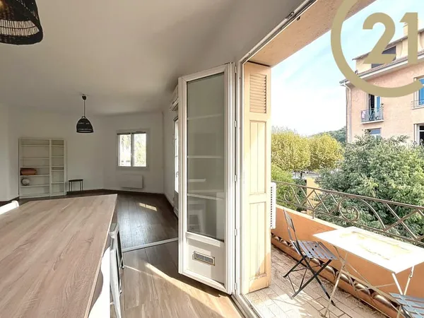 VENTE EN EXCLUSIVITE - SAINT-RAPHAËL T2 RÉNOVÉ DE 60 m2