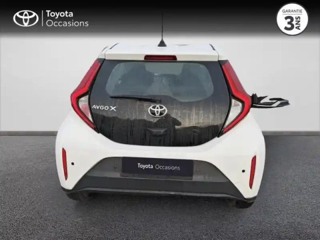 Toyota Aygo x 1.0 vvt-i 72ch dynamic s-cvt — photo 4