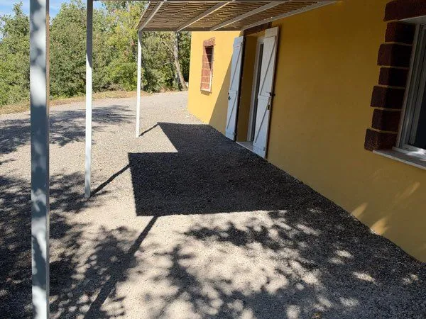 Apparemment bas de villa