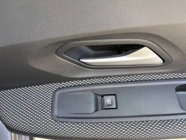 Dacia Sandero eco-g 100 gsr2 — photo 18