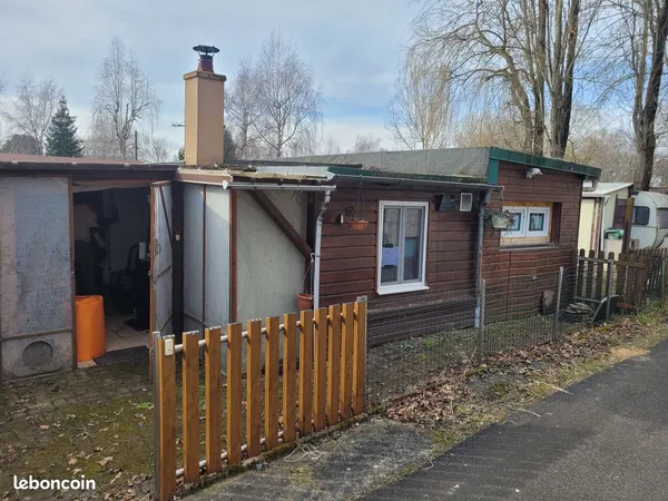 Caravane dans camping