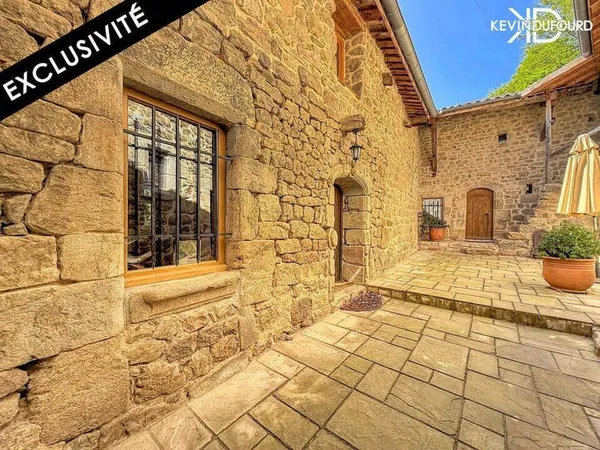 Maison 10 pièces 350 m²