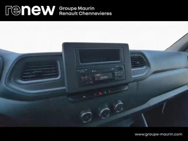 Renault Master fg f3500 l2h2 2.3 blue dci 135ch confort euro6e — photo 12