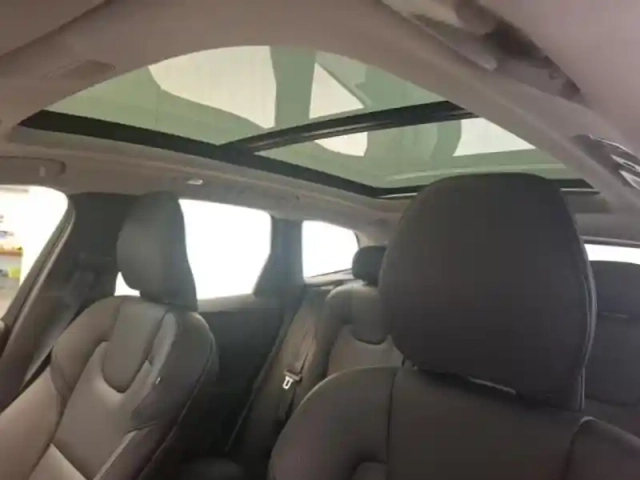 Volvo Xc60 t6 hybride rechargeable 253 + 145ch plus style dark geartronic 8 awd — photo 15
