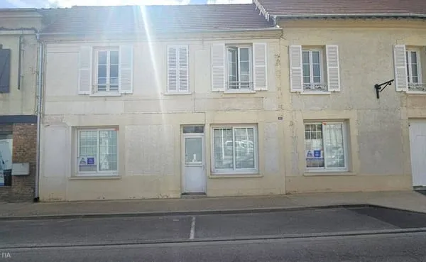 Local commercial 1 pièce 54 m²