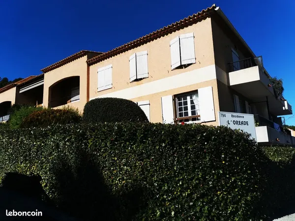 Hyères (83400) t2, lumineux non meuble