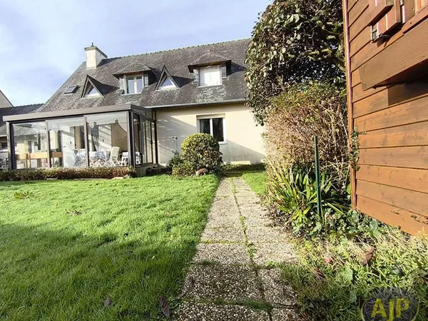 PACE maison 134 m2 EN IMPASSE PLEIN CENTRE