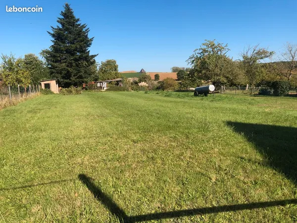 Terrain Constructible de 887 m2 au calme avec vue dégagée