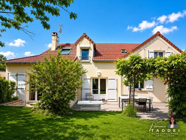 Maison familiale avec garage et jardin à Gif
