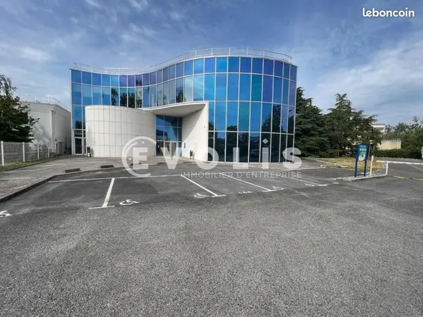 Bureaux 838 m²