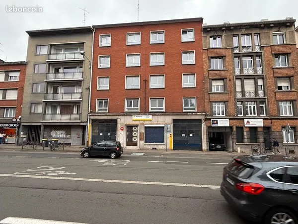 LILLE, Local Commercial DE 600 M2 divisible a VENDRE ou a LOUER