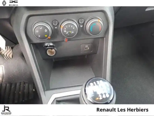 Dacia Sandero 1.0 tce 90ch expression — photo 6
