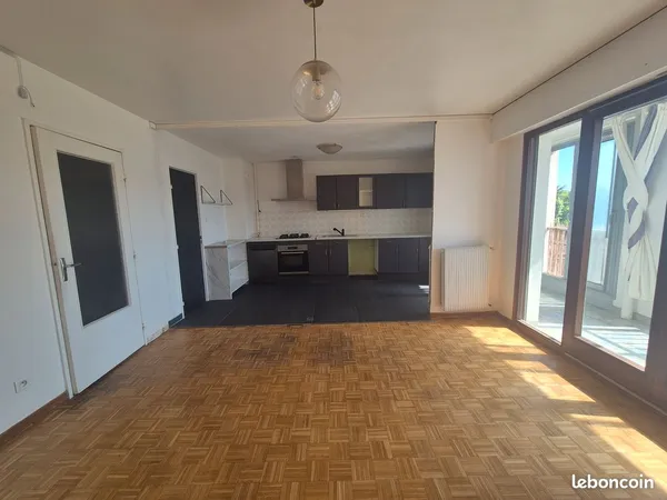 Appt T2 (47 m² hab) avec grand balcon