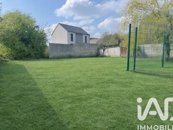 Terrain constructible 691 m²