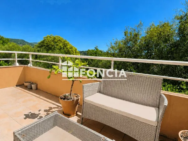 🌿 grasse sud - t2 avec grande terrasse dans résidence avec piscines et tennis 🌿