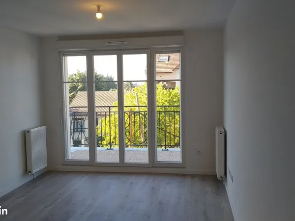 Loue T2 neuf + balcon