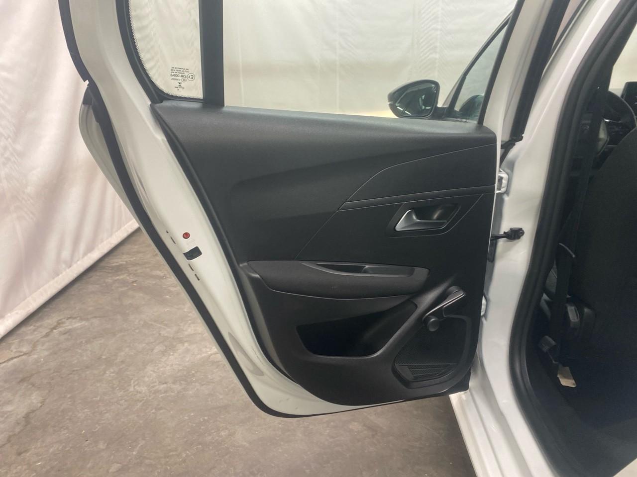 Peugeot 208 puretech 75 s&s bvm5 active — photo 27